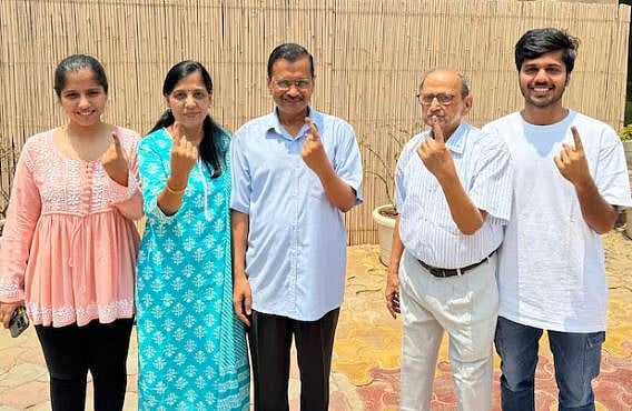 6-ம் கட்டத் தேர்தல்: மொத்தம் 486 தொகுதிகளில் வாக்குப்பதிவு நிறைவு! 