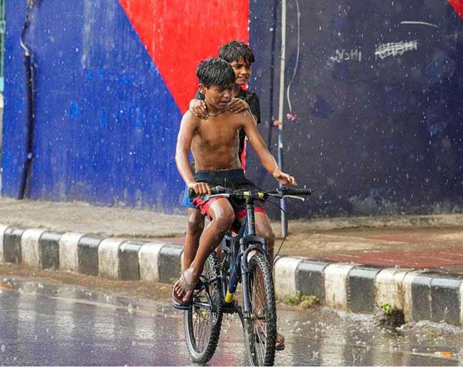 வெந்து நொந்த தலைநகர் தில்லி- 52.3 டிகிரி செல்சியஸ்!