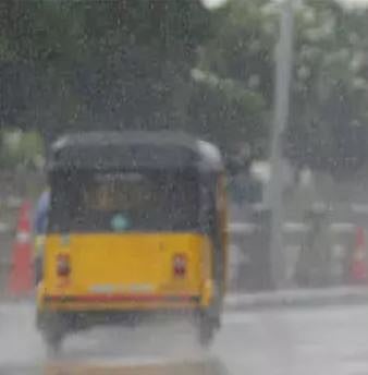 சென்னையைக் குளிர்வித்த மழை!