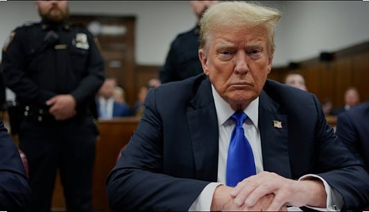 குற்ற வழக்கில் தண்டனை பெறும் முதல் முன்னாள் அமெரிக்க அதிபர் டிரம்ப்!