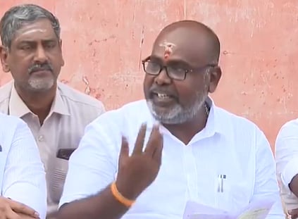 அ.தி.மு.க.வை குழி தோண்டி புதைக்கும் நடவடிக்கையில் ஈடுபட்டார் ஓ.பி.எஸ். ! – ஆர்.பி. உதயகுமார்