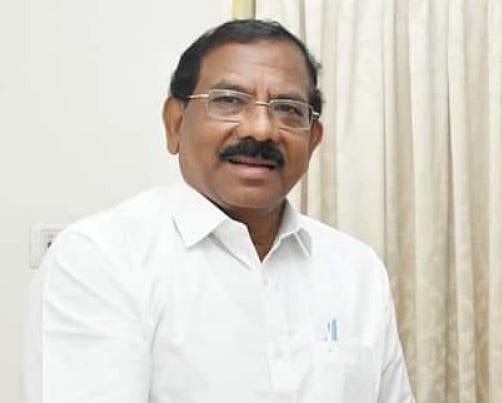 கல்வி நிதியுதவியா... வதந்தி!- முன்னாள் அமைச்சர் மாஃபா பாண்டியராஜன் மறுப்பு! 