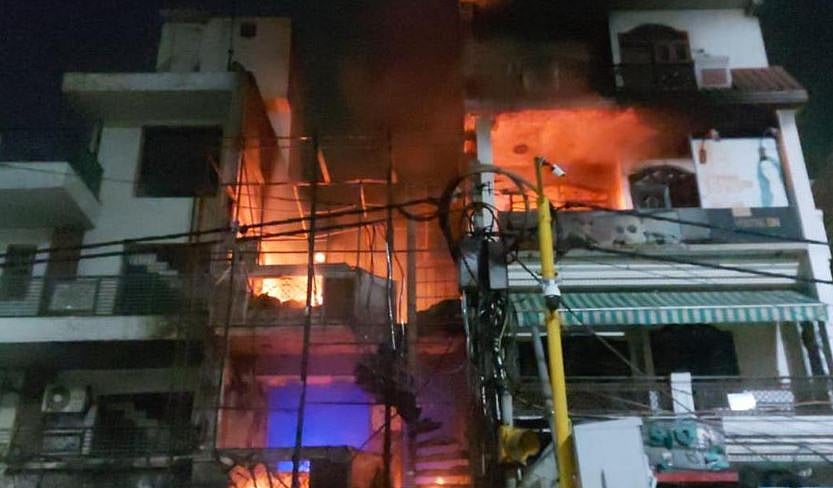 தில்லி தீயில் 9 பச்சிளம் குழந்தைகள் பலி; 12 குழந்தைகள் தப்பின! 