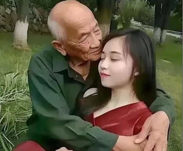 இது சாதாரண காதல் இல்லங்க…!