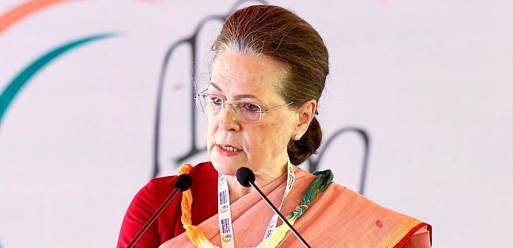 இன்னமும் அவர் பழைய நினைப்பிலேயே இருக்கிறார்... சோனியா திடீர்  காட்டம்