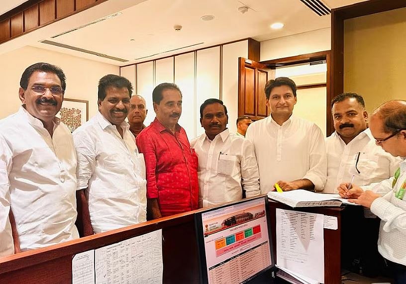 மக்களவைத் தலைவர் பதவி-  காங்கிரசின் சுரேஷ் வேட்பு மனு!