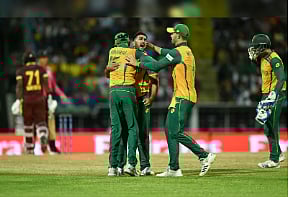 தென்னாப்பிரிக்கா த்ரில் வெற்றி!