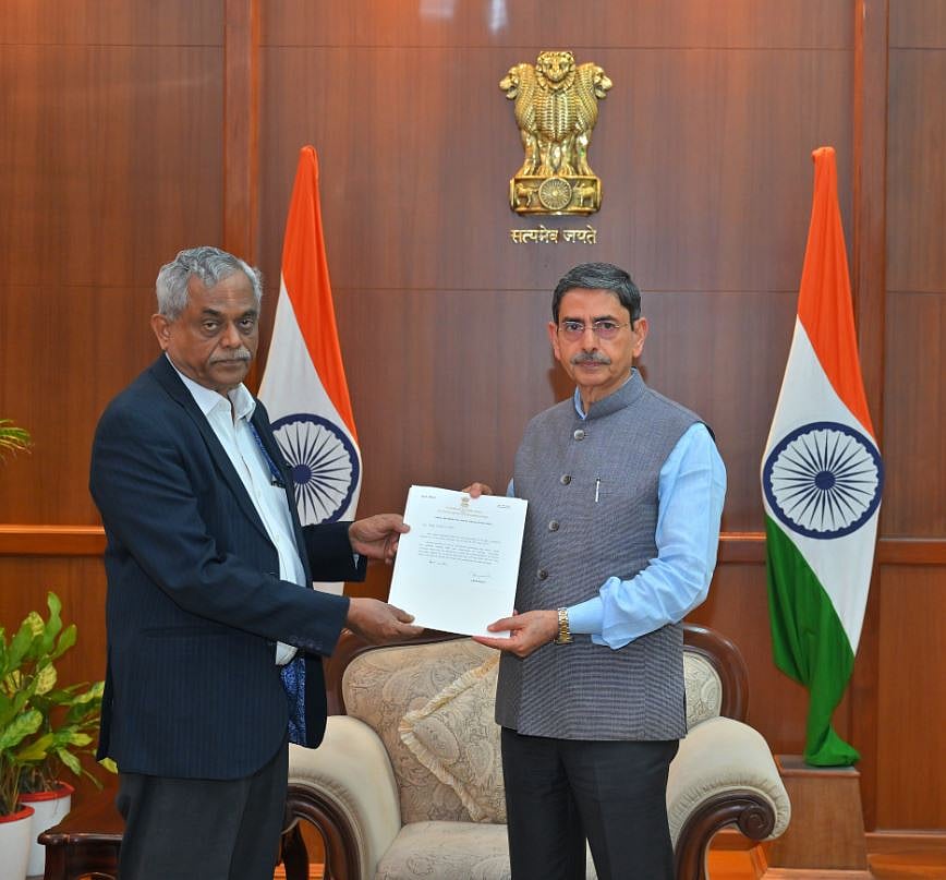 வழக்கு நிலுவை...  துணைவேந்தருக்கு மேலும் 1 ஆண்டு பதவி!