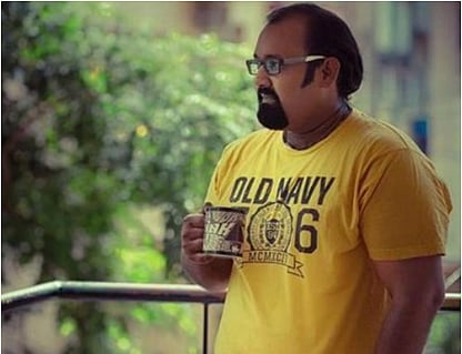 தனியாக வசித்து வந்த இளம் நடிகர் திடீர் மரணம்… அதிர்ச்சியில் திரை உலகம்!