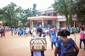  ‘கையில் இருக்கும் கயிறை அறுத்துவிட்டால் சாதி ஒழிந்துவிடுமா?’