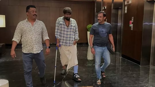 தக் லைஃப் ஸ்பாட்: ஹெலிகாப்டரிலிருந்து ஜம்ப் செய்த  பிரபலத்துக்கு எலும்பு முறிவு!