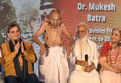 மூத்த வயது தாத்தா செய்த பலே செயல்!