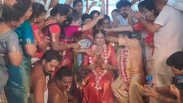 திருத்தணி முருகன் கோயிலில் பிரேம்ஜி திருமணம்!