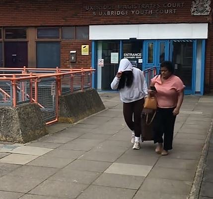 கைதியுடன் சிறையில்... சிக்கிய பெண் அதிகாரி!