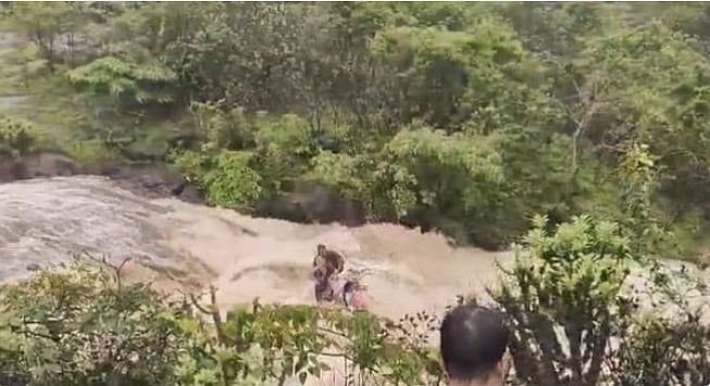 மழைக்காலத்தில் சுற்றுலா செல்பவரா? உங்களின்  கவனத்திற்கு!