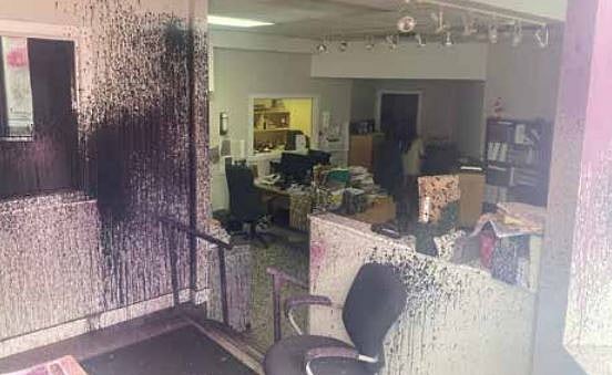 படிப்பை முடிச்சிட்டு உங்க நாட்டுக்குப் போயிடுங்க!