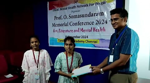 செங்கல்பட்டு மருத்துவக்கல்லூரி மாணவர்கள் கோகிலா, காயத்ரி ஆய்வு
