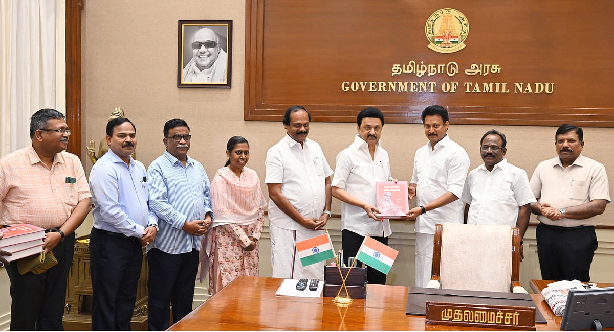 எழுத்தாளர் இமயம் தொகுத்த கருணாநிதி படைப்புலகம்- முதல்வர் வெளியிட்டார்!