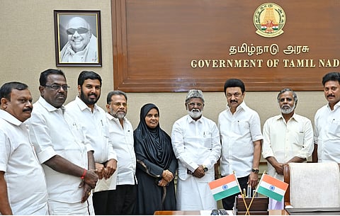 Nahoor Anifa's family members with CM Stalin