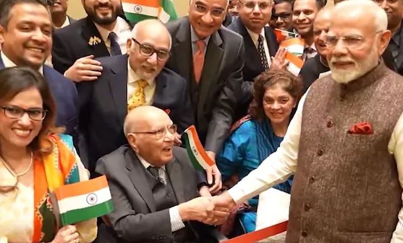 101 வயது முன். ஐஎப்எஸ் அதிகாரியுடன் குவைத்தில் மோடி சந்திப்பு!