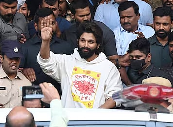 நடிகர் அல்லு அர்ஜுன் 