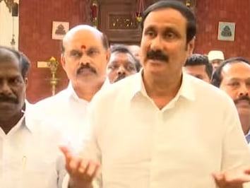 தமிழகத்தில் நடப்பது மக்களாட்சியா? போலீஸ் ஆட்சியா?