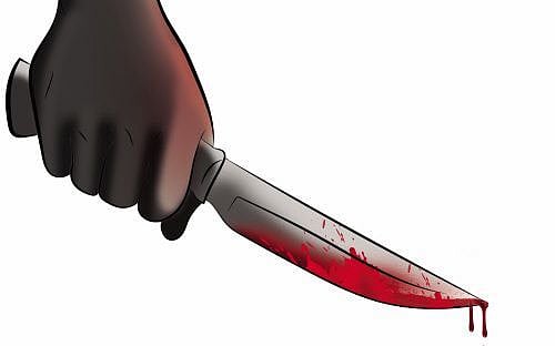 தனியார் பள்ளியில் +1 மாணவருக்குக் கத்திக்குத்து, நாட்டு வெடிகுண்டுகள் பறிமுதல்!
