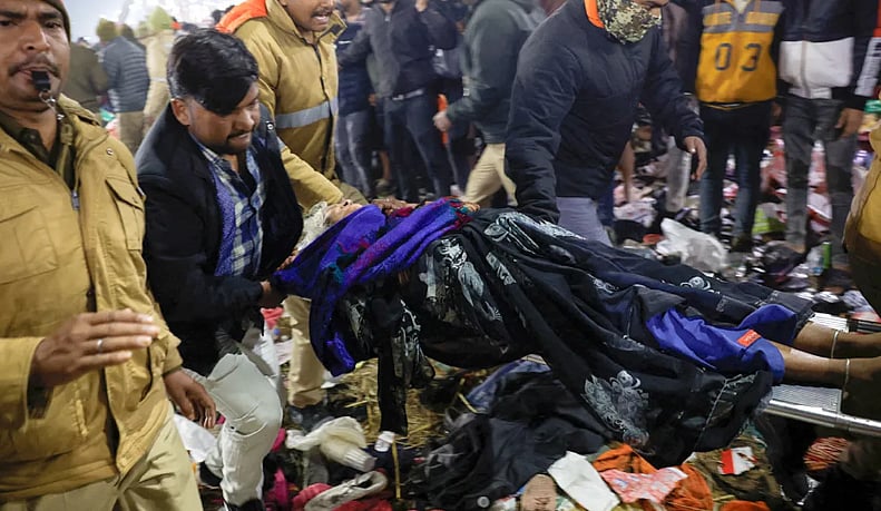 துயர சம்பவம்- கும்பமேளாவில் 17 பேர் பலி!?