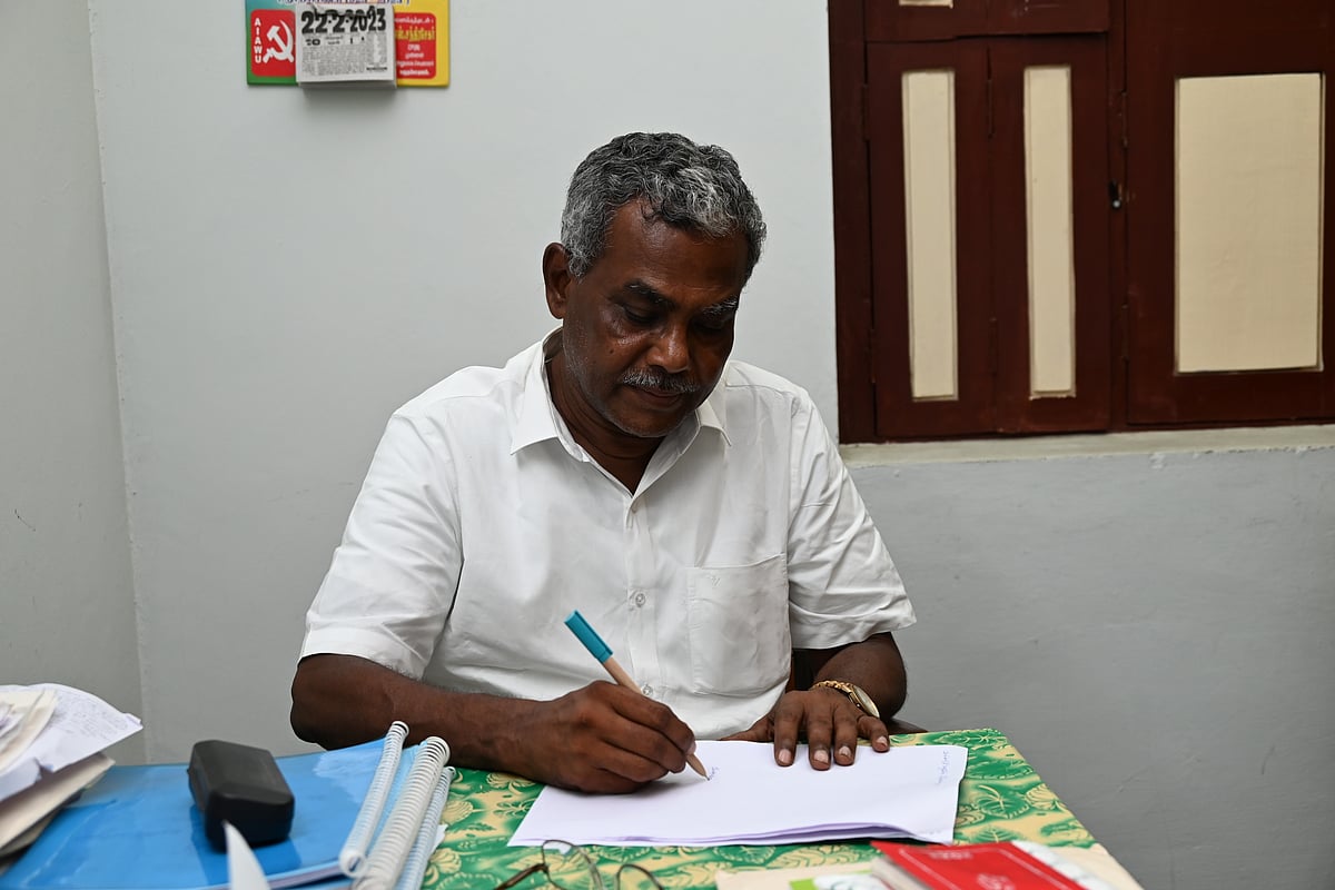 கார்ப்பரேட்டுக்கு நாட்டைக் காணிக்கையாக்கும் மோடி அரசு - பெ.சண்முகம் தாக்கு