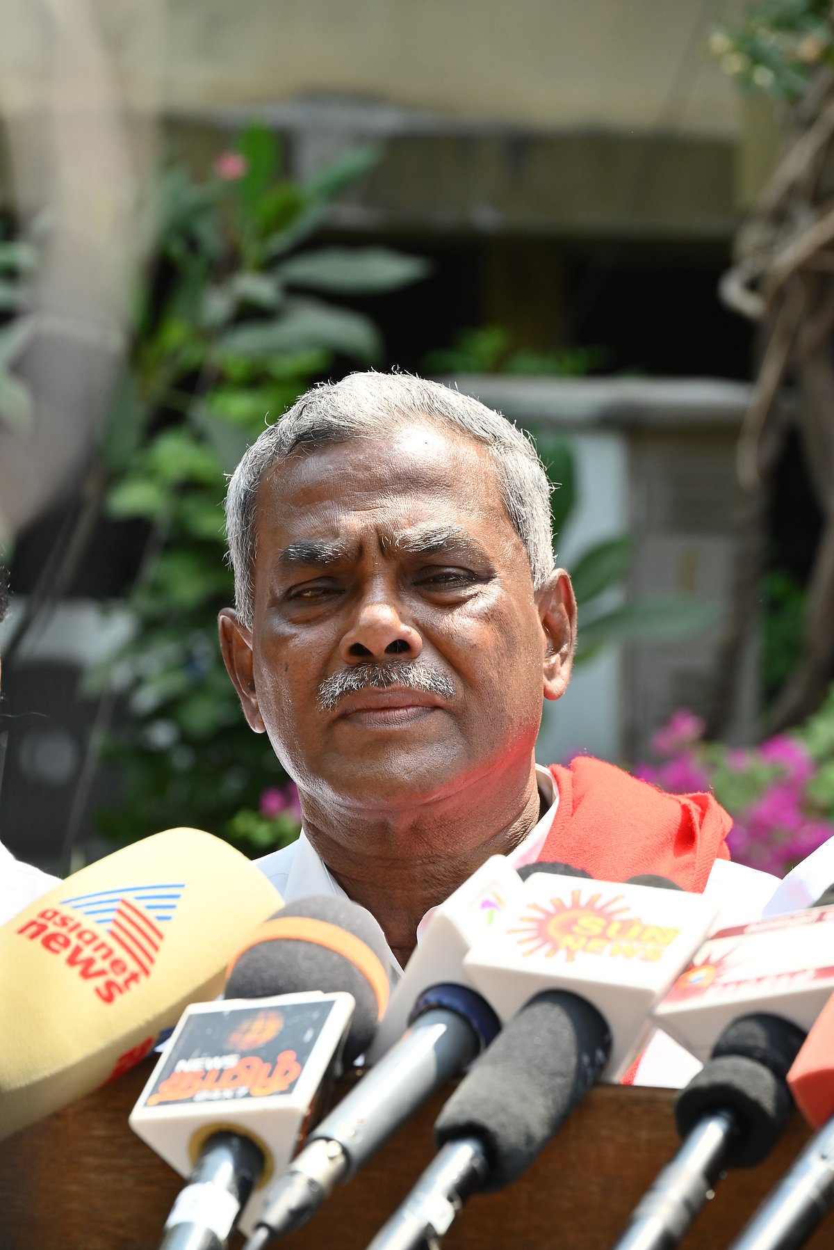 மாநில உரிமையைக் கேட்டால் மாணவர்களைப் பழிவாங்குவதா?- பெ.சண்முகம் கோபம்!