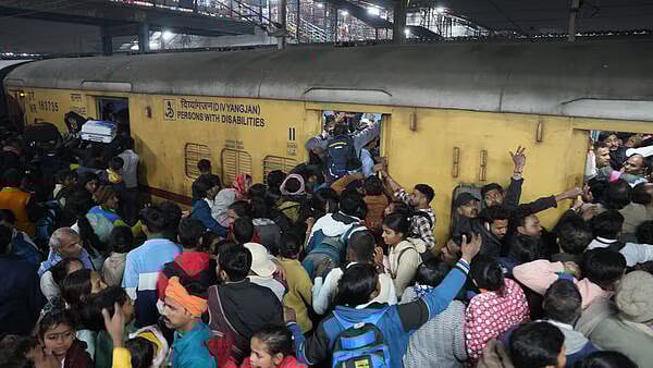 கும்பமேளா- தில்லி நெரிசலில் 18? பேர் பலி!