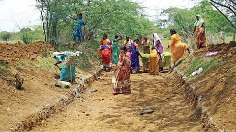 வேலையே செய்யாதவர்க்கு ரூ.14 கோடி : மோசடி பற்றி விசாரிக்க வேண்டும்!

