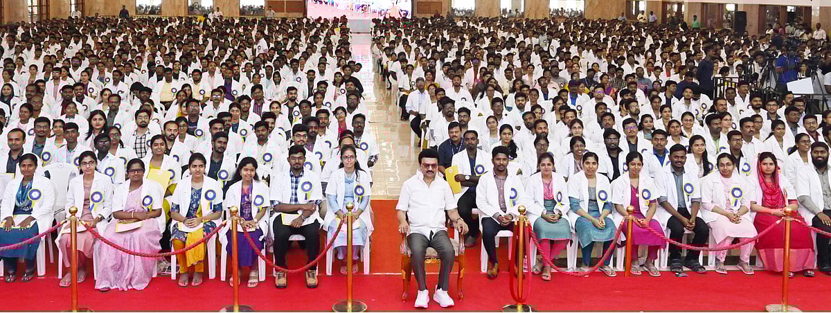 2,642 மருத்துவர்களுக்கு ஒரே நாளில் நியமன உத்தரவு!