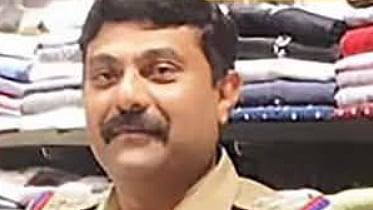 எஸ். ஐ. பிரவீண் ராஜேஷ்