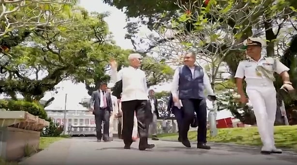 இலண்டனில் தேசியக் கொடிக்கு அவமதிப்பு- வெளியுறவு அமைச்சகம் கண்டனம்!