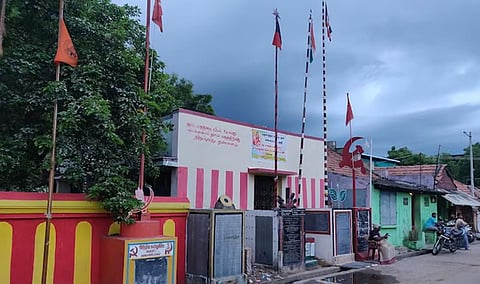 கொடிக்கம்ப வழக்கு - கோடை விடுமுறைக்குப் பின் விசாரணை!