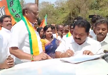 மும்மொழிக் கொள்கைக்கு ஆதரவு: அ.தி.மு.க. முன்னாள் எம்.எல்.ஏ. கட்சியில் இருந்து நீக்கம்!