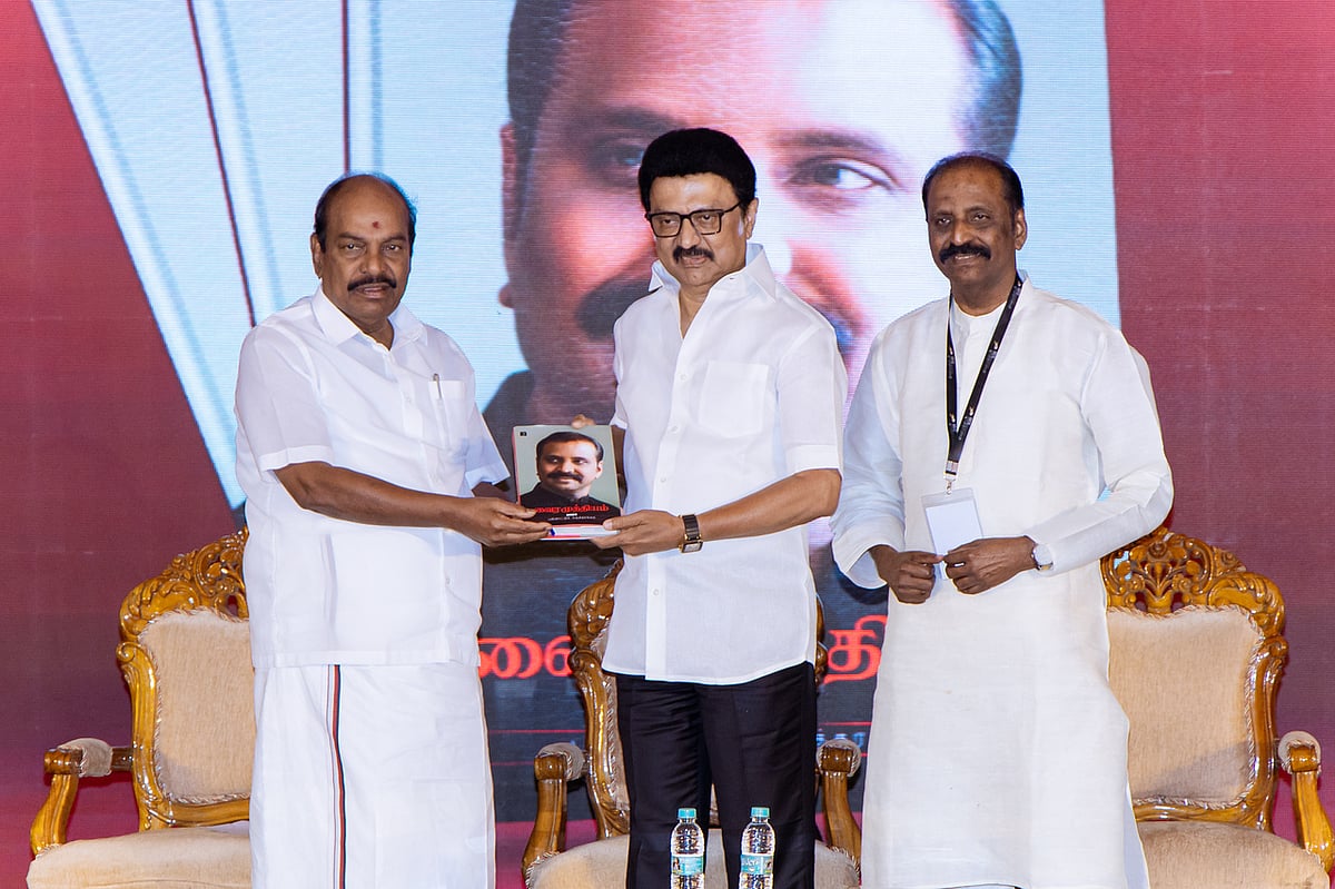 ’என்னிடம் இன்னும் செல்லமாக நடந்துகொள்ளுங்கள்!’ - வைரமுத்து நெகிழ்ச்சி