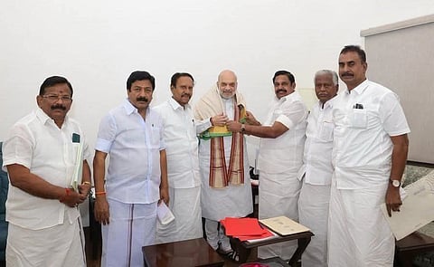 அமித் ஷா- எடப்பாடி சந்திப்பு; வகைதொகையாகக் கலாய்ப்புகள்! 