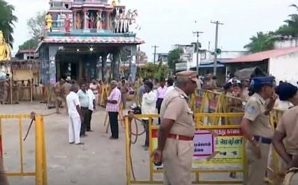 மேல்பாதி கோயிலில் பட்டியல் மக்கள் வழிபாடு- எதிர்த்து பெண்கள் பிரச்னை!