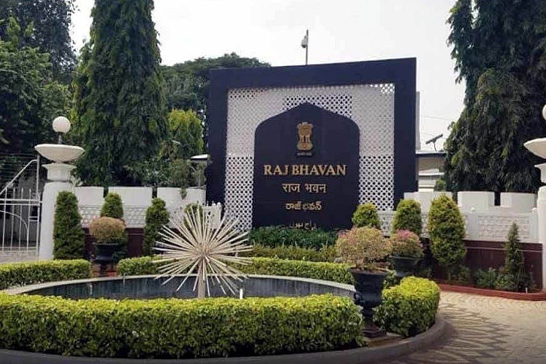 ஆளுநர் மாளிகையில் இருந்து ஆவணங்கள், ஹார்ட் டிஸ்க்குகள் திருட்டு...முக்கிய குற்றவாளி சிக்கினார்!