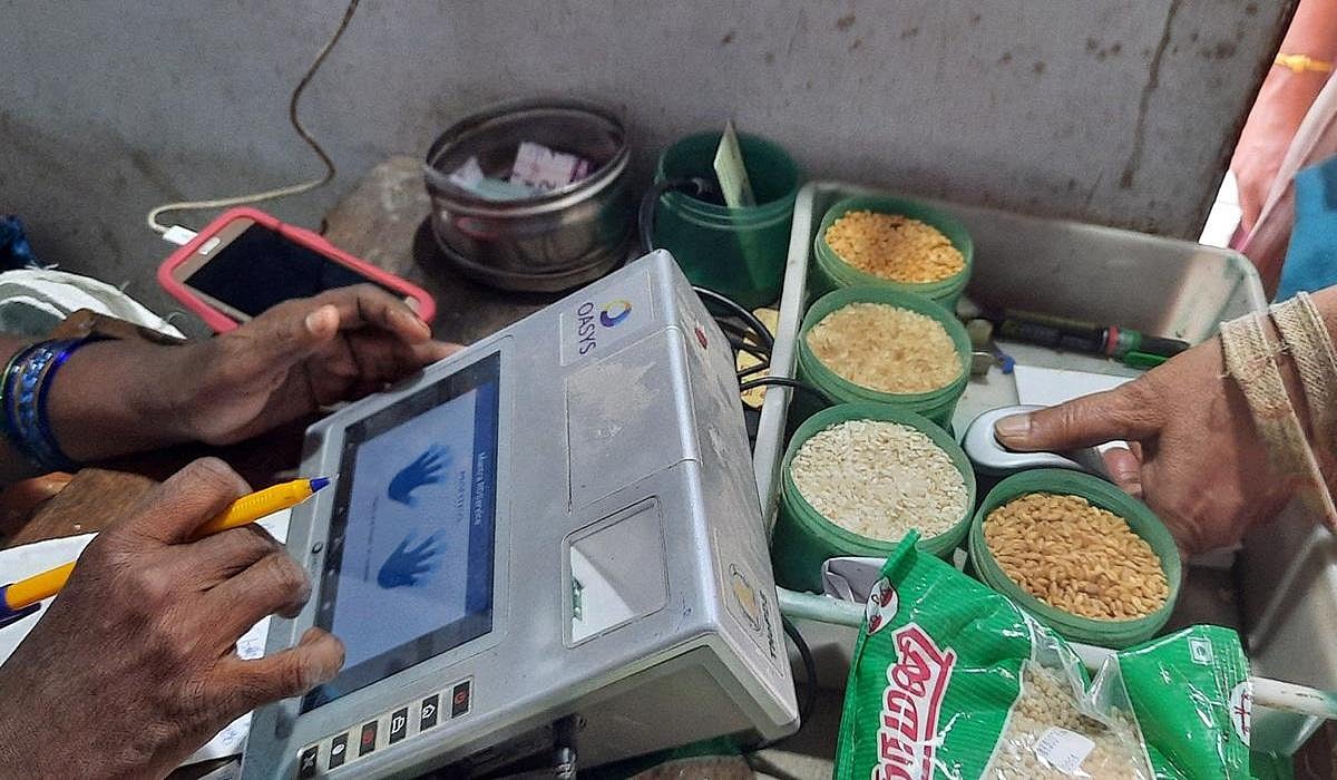 ரேகை பதியாதோர் ரேஷன் கார்டு செல்லாதா? வெளியான முக்கிய தகவல்!