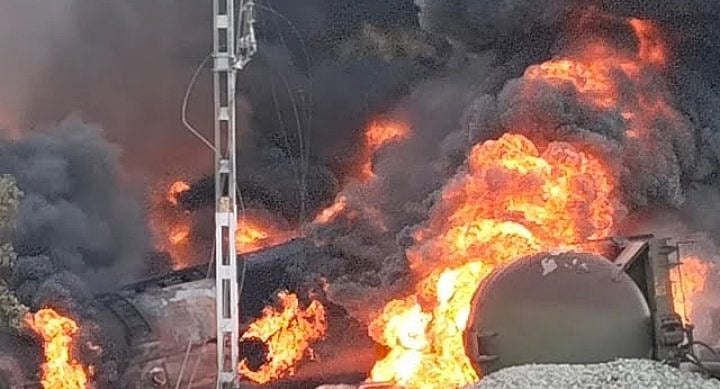 சரக்கு ரயிலில் பயங்கர தீ விபத்து... சென்னையிலிருந்து செல்லும் 8 ரயில்கள் ரத்து!