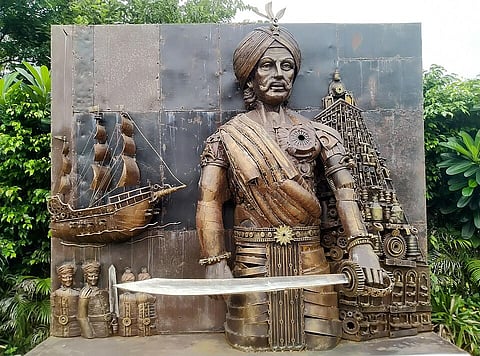 டெல்லி ஷாஹிதி பூங்காவில் உள்ள ராஜேந்திர சோழன் சிலை 
