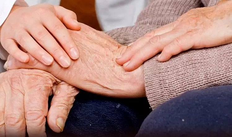 பெற்றோருடன் நேரம் செலவிட ஊழியர்களுக்கு விடுமுறை!