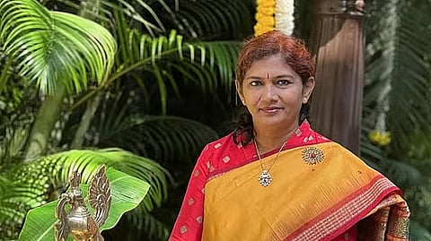 செங்கோட்டையனை தொடர்ந்து சத்தியபாமா நீக்கம் - எடப்படி அதிரடி!