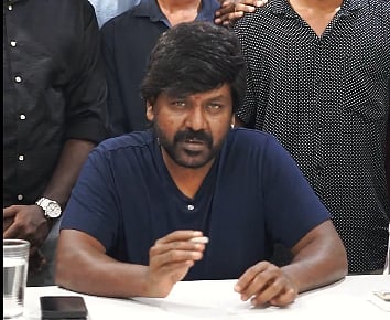 சொந்த வீட்டை இலவச பள்ளிக் கூடமாக மாற்றிய ராகவா லாரன்ஸ்!