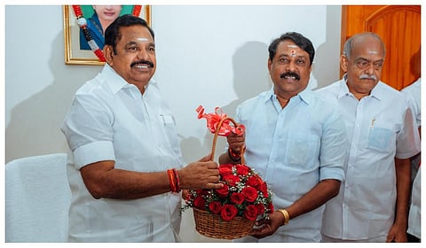எடப்பாடி பழனிசாமியை நேரில் சென்று சந்தித்த நயினார் நாகேந்திரன்