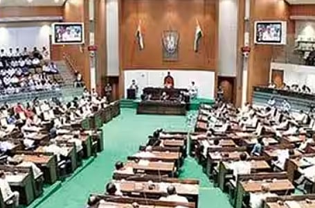 குஜராத் அமைச்சரவை கூண்டோடு விலகல்!
