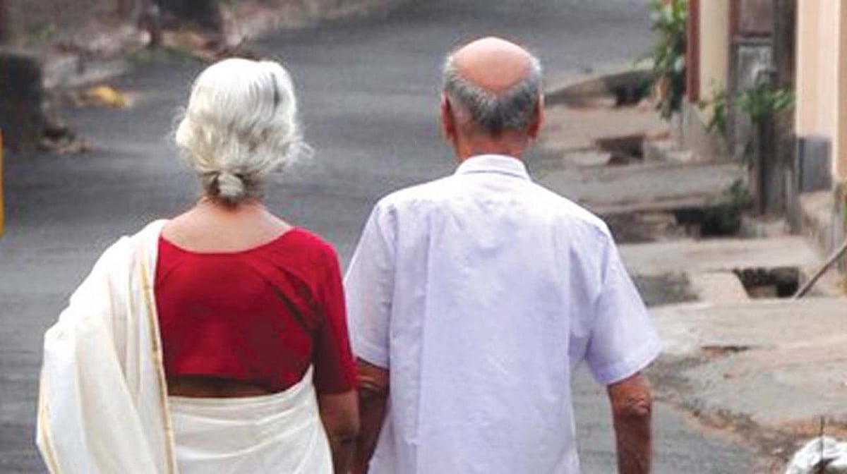 பெற்றோரை புறக்கணித்தால் சம்பளம் கட்... விரைவில் வருகிறது புதிய சட்டம்!